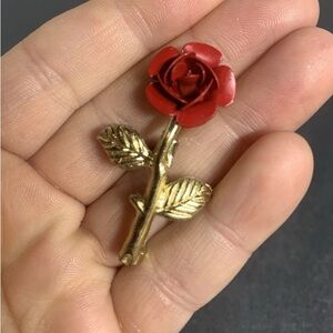 Vintage ruby red rose gold filled detailed brooch